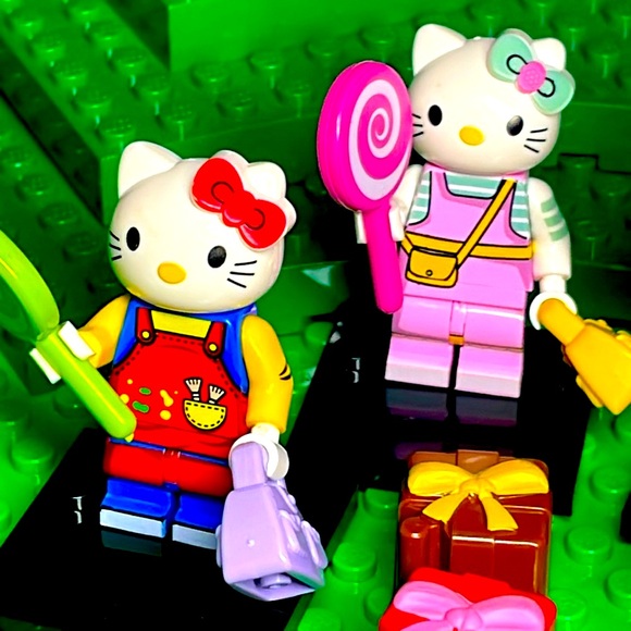 Set of 4 Hello Kitty - Picture 2 of 5